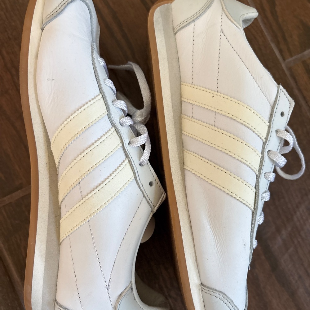 Women's Adidas Country OG White - Picture 6 of 6